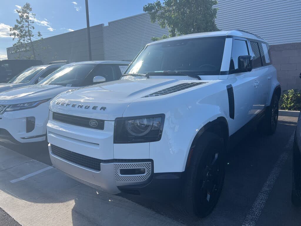 2024 LAND ROVER Defender