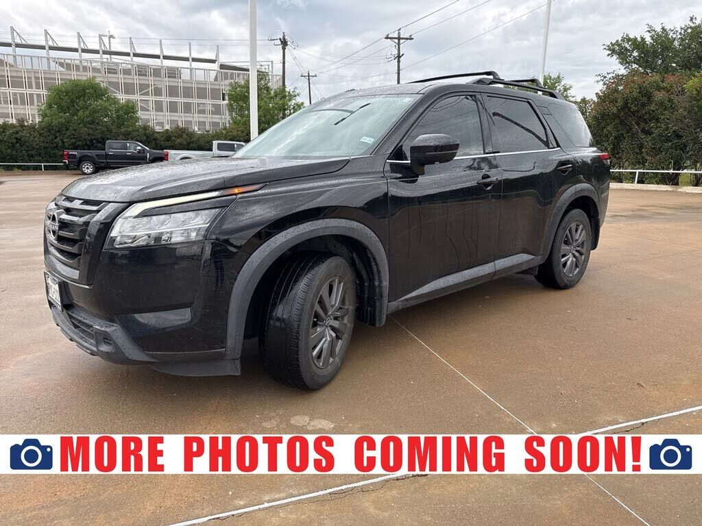 2022 NISSAN Pathfinder