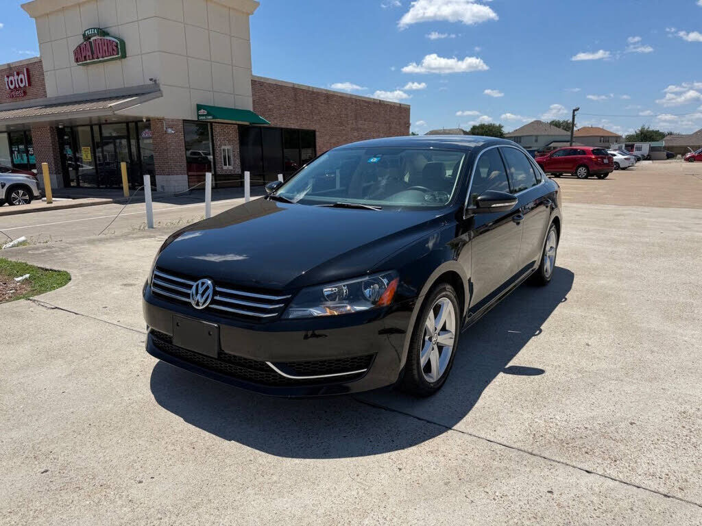 2012 VOLKSWAGEN Passat