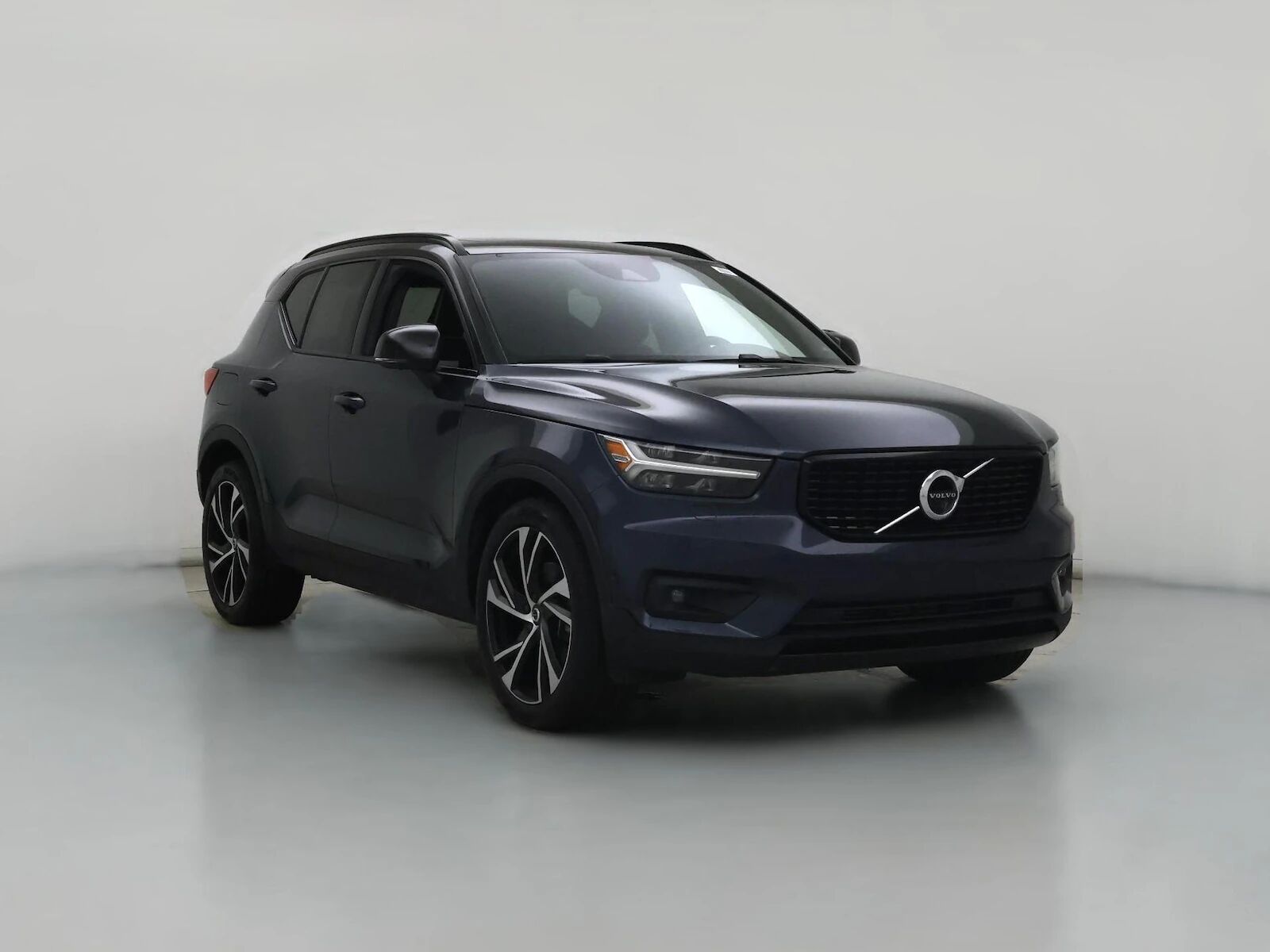 2022 VOLVO XC40
