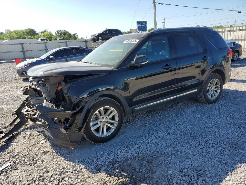 2017 FORD Explorer