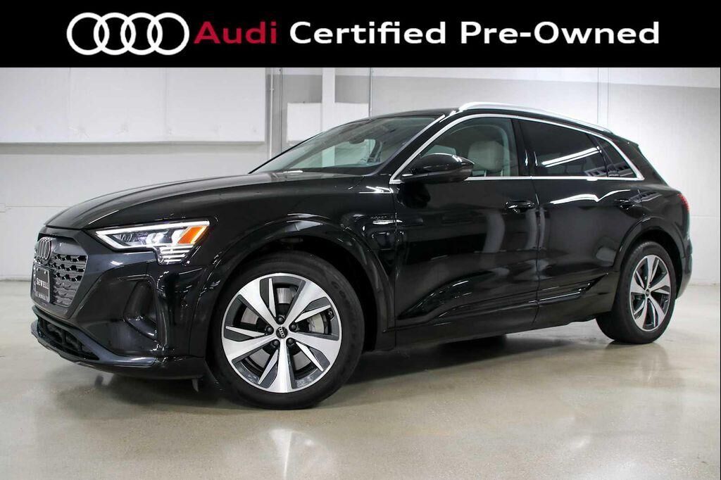 2024 AUDI Q8