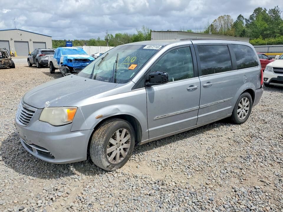 2014 CHRYSLER Town and Country