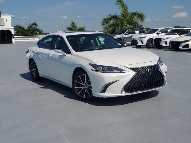 2025 LEXUS ES