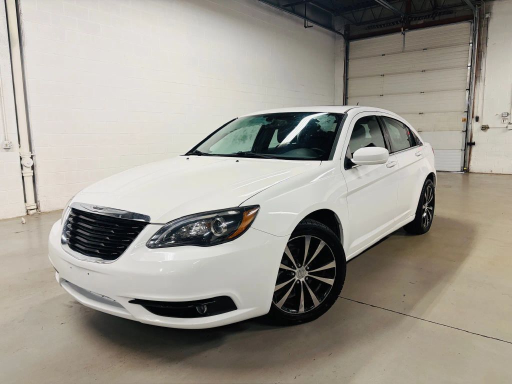 2013 CHRYSLER 200