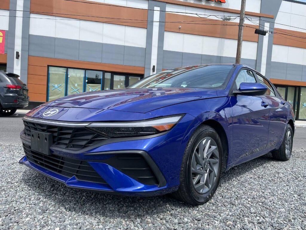 2024 HYUNDAI Elantra