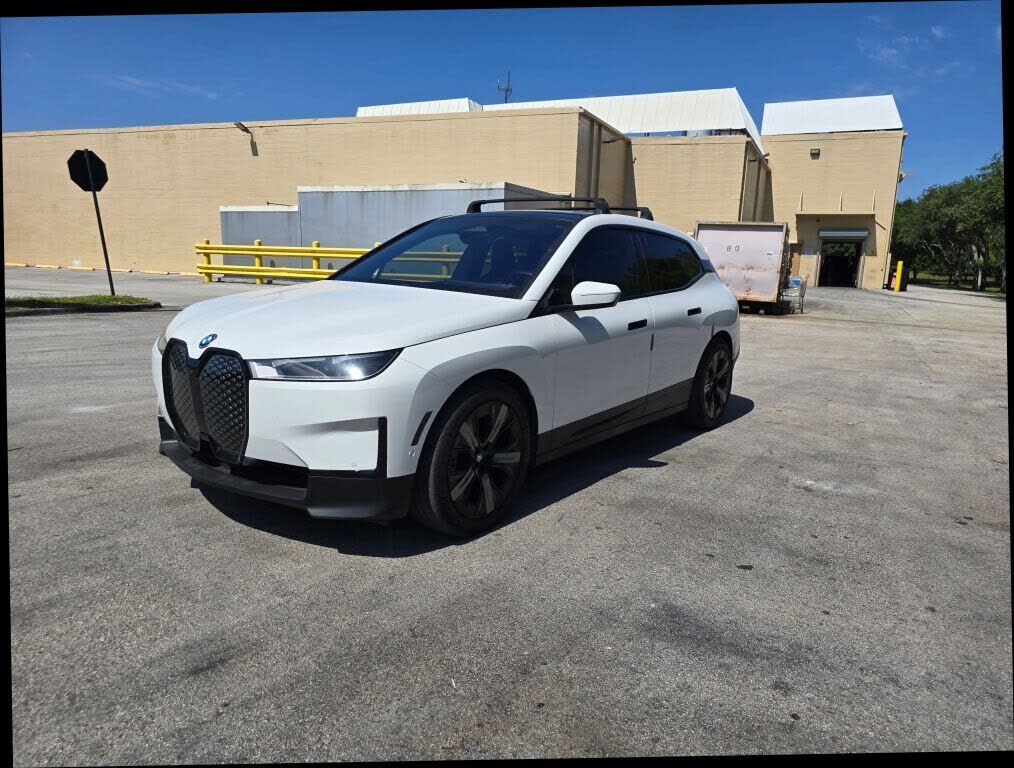2022 BMW ix