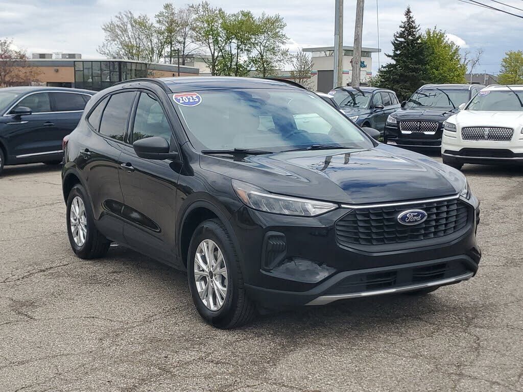 2025 FORD Escape