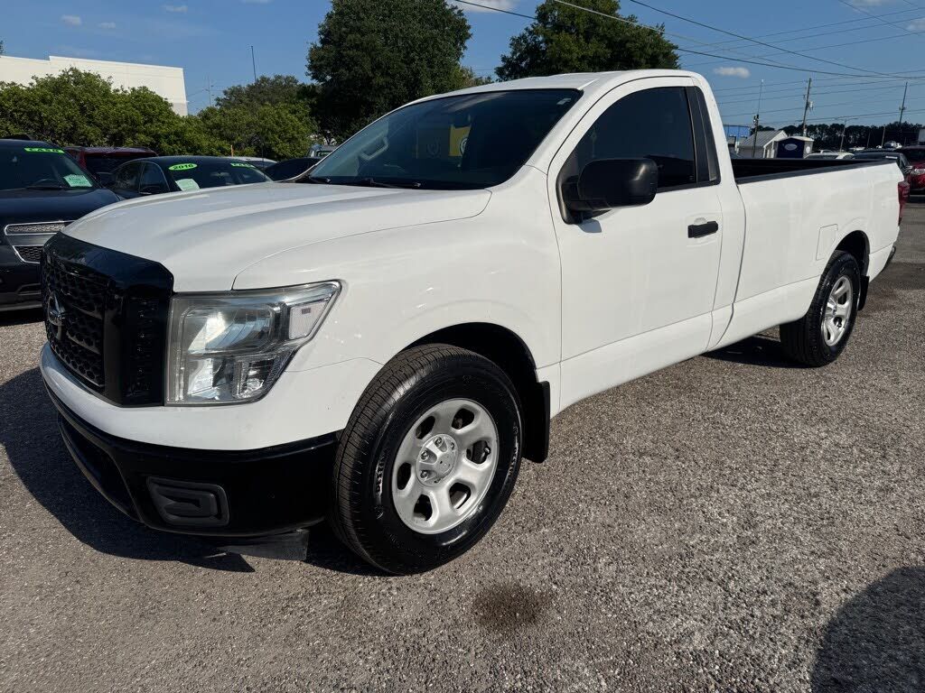 2017 NISSAN Titan