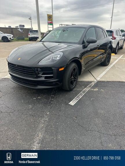 2016 PORSCHE Macan