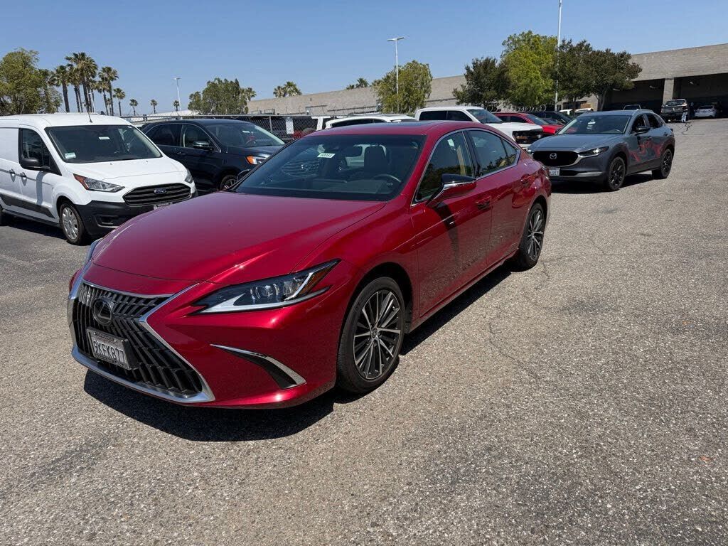 2024 LEXUS ES