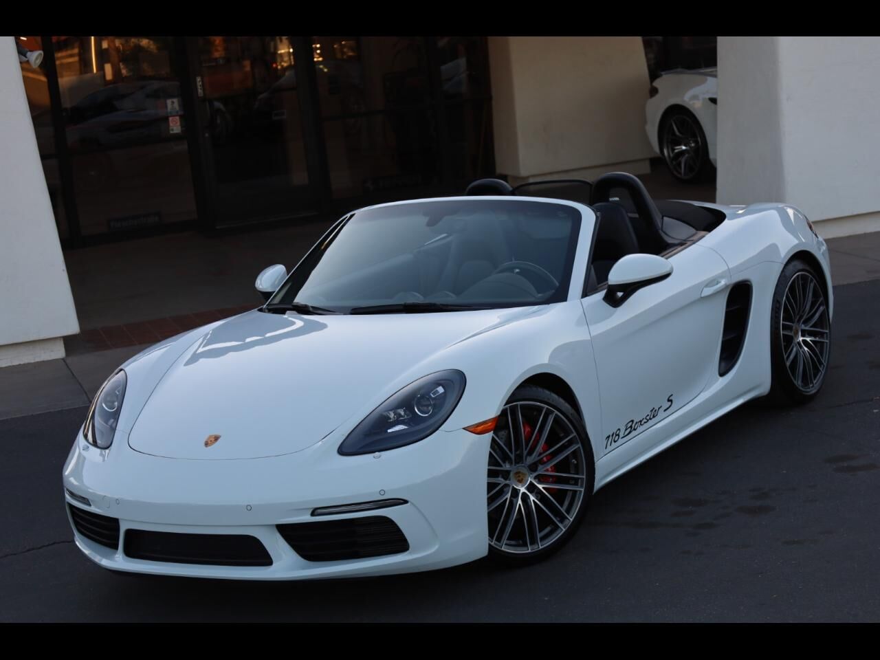 2024 PORSCHE 718