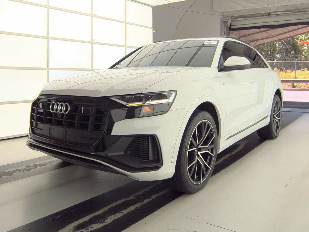 2020 AUDI Q8