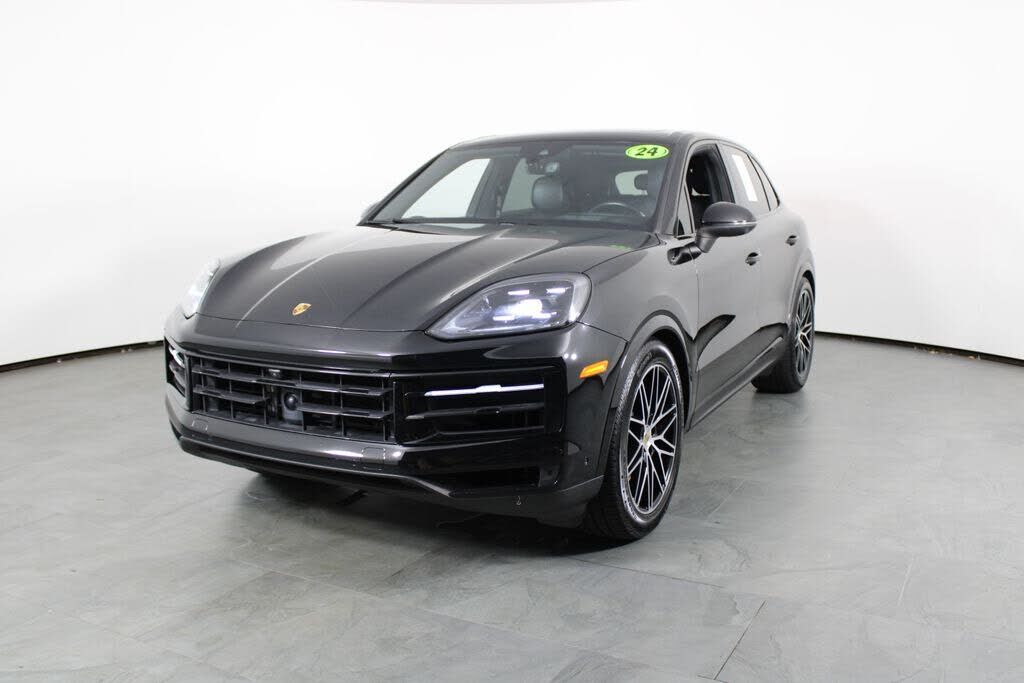 2024 PORSCHE Cayenne