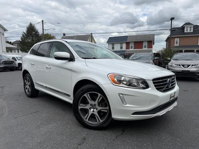 2015 VOLVO XC60