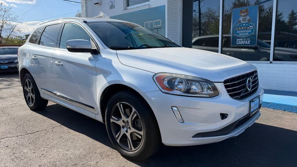 2015 VOLVO XC60