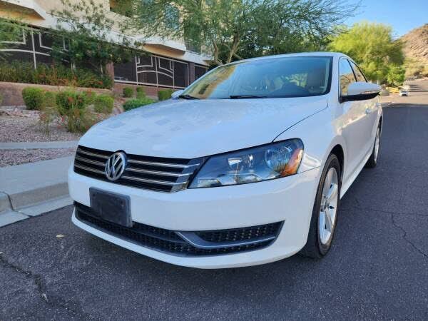 2012 VOLKSWAGEN Passat