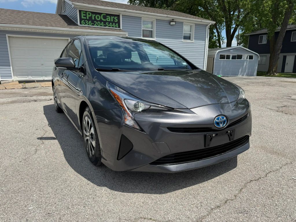 2016 TOYOTA PRIUS