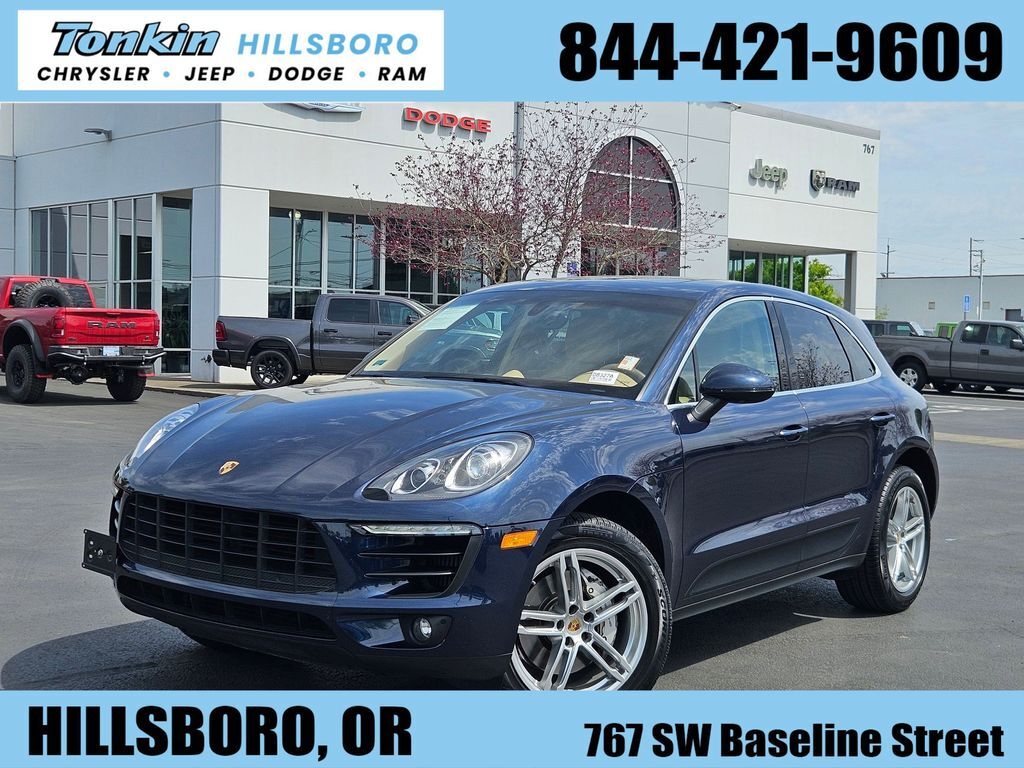 2016 PORSCHE Macan