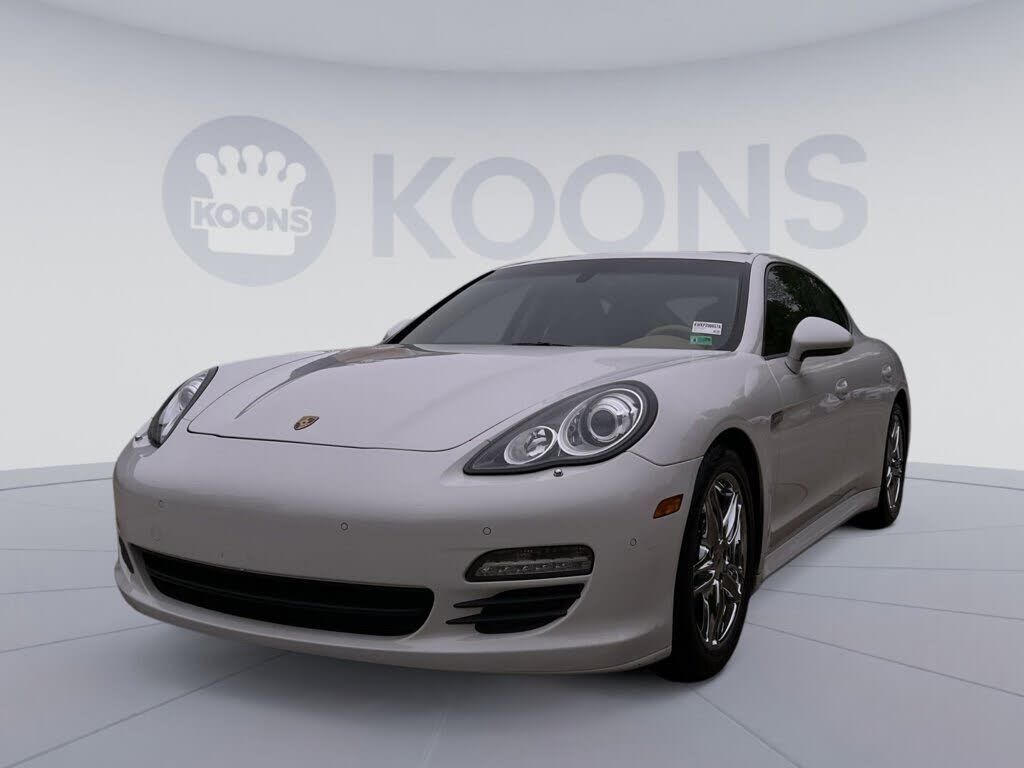 2011 PORSCHE Panamera
