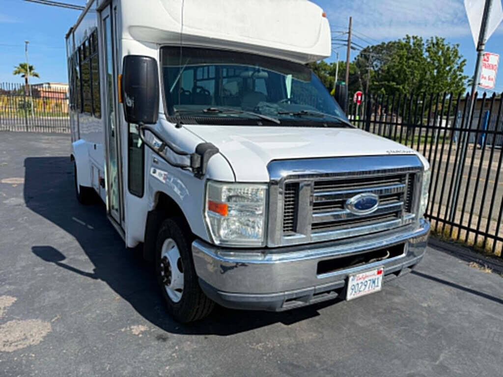 2013 FORD E-350