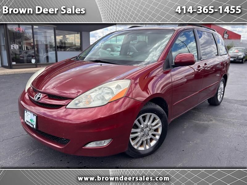 2010 TOYOTA Sienna
