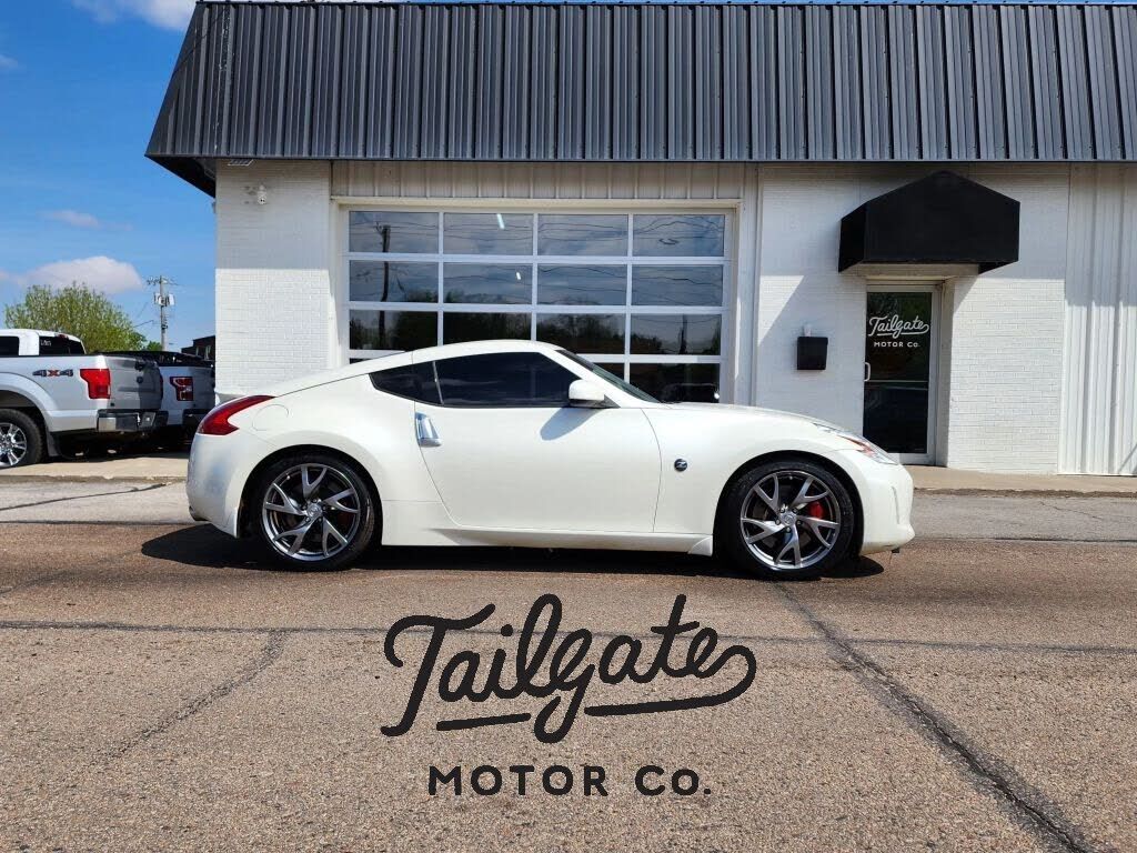 2016 NISSAN 370Z