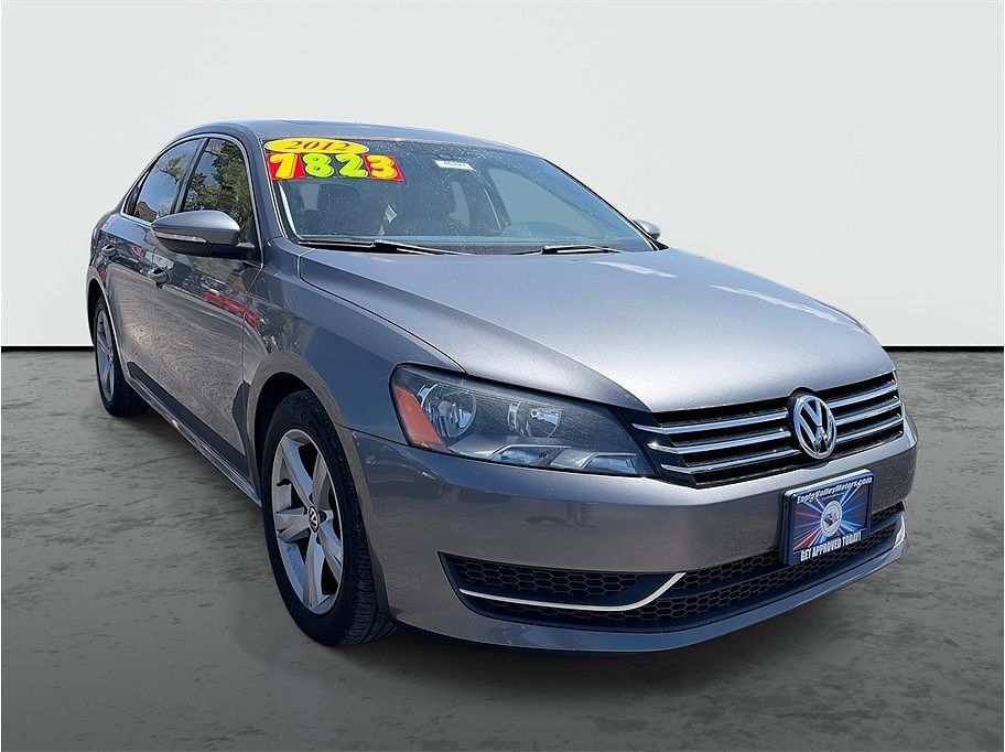 2012 VOLKSWAGEN Passat