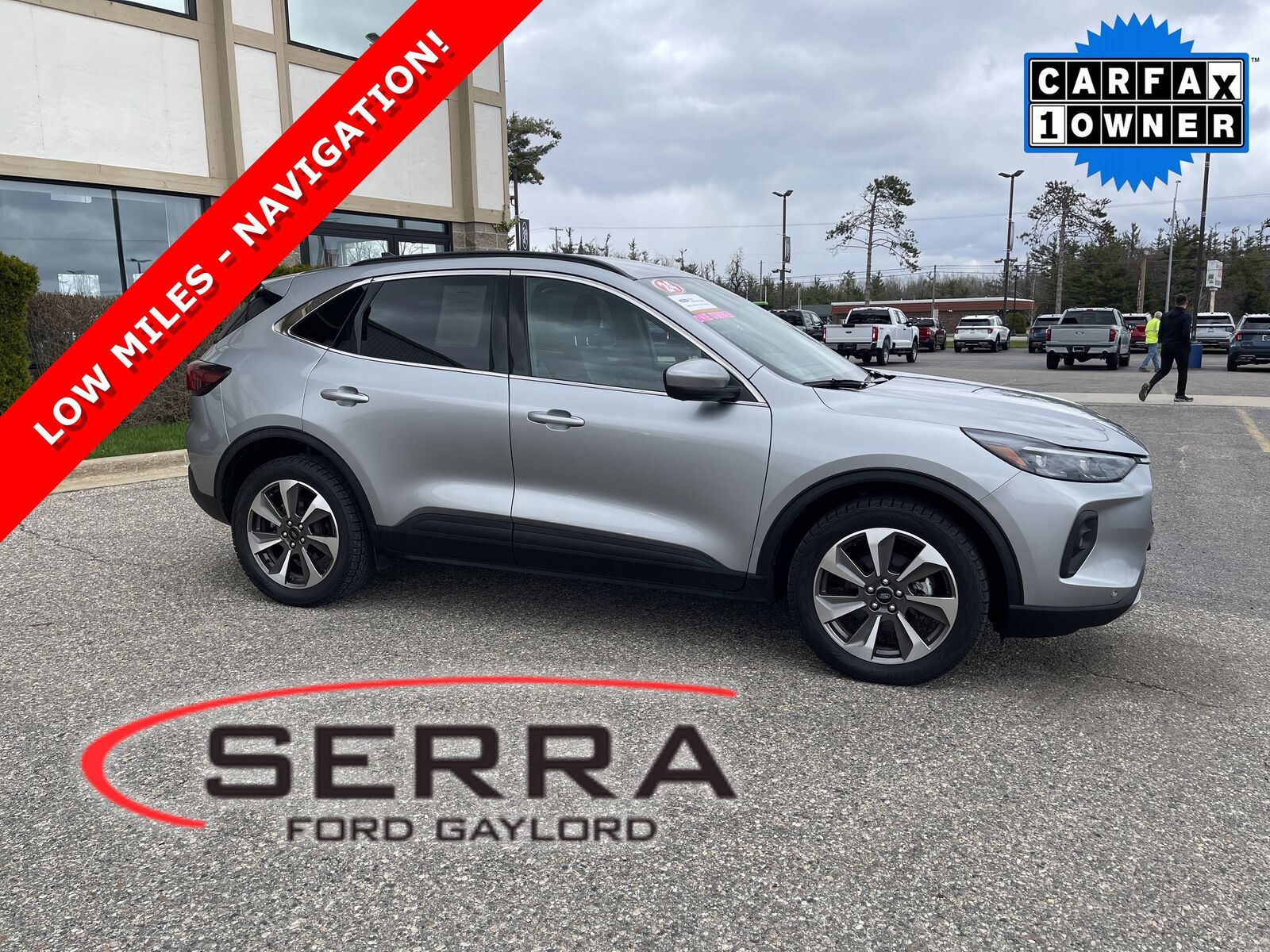 2024 FORD Escape