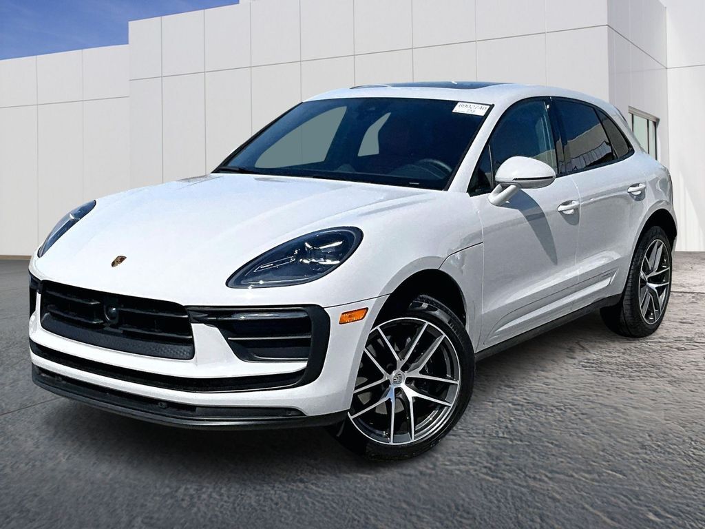 2026 PORSCHE Macan