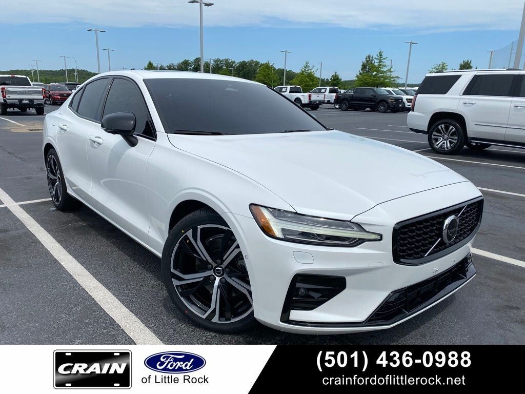 2024 VOLVO S60