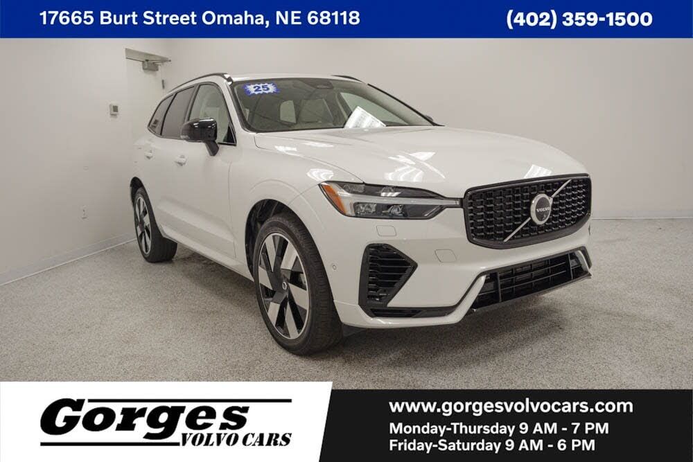 2025 VOLVO XC60