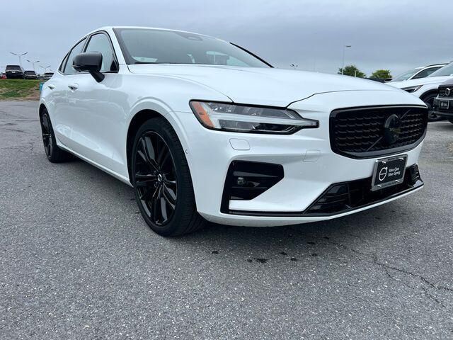 2023 VOLVO S60