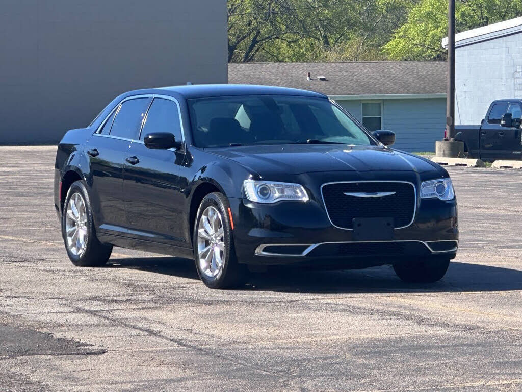 2018 CHRYSLER 300