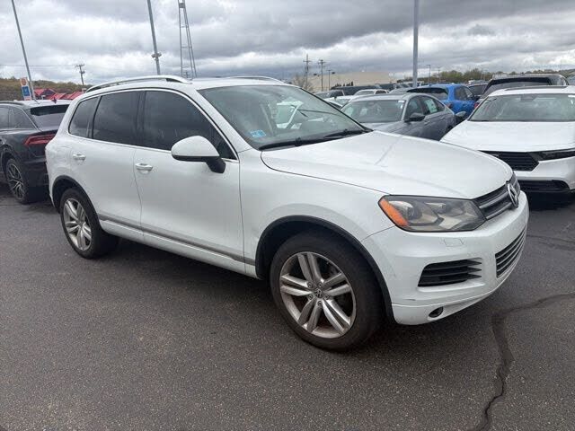 2012 VOLKSWAGEN Touareg