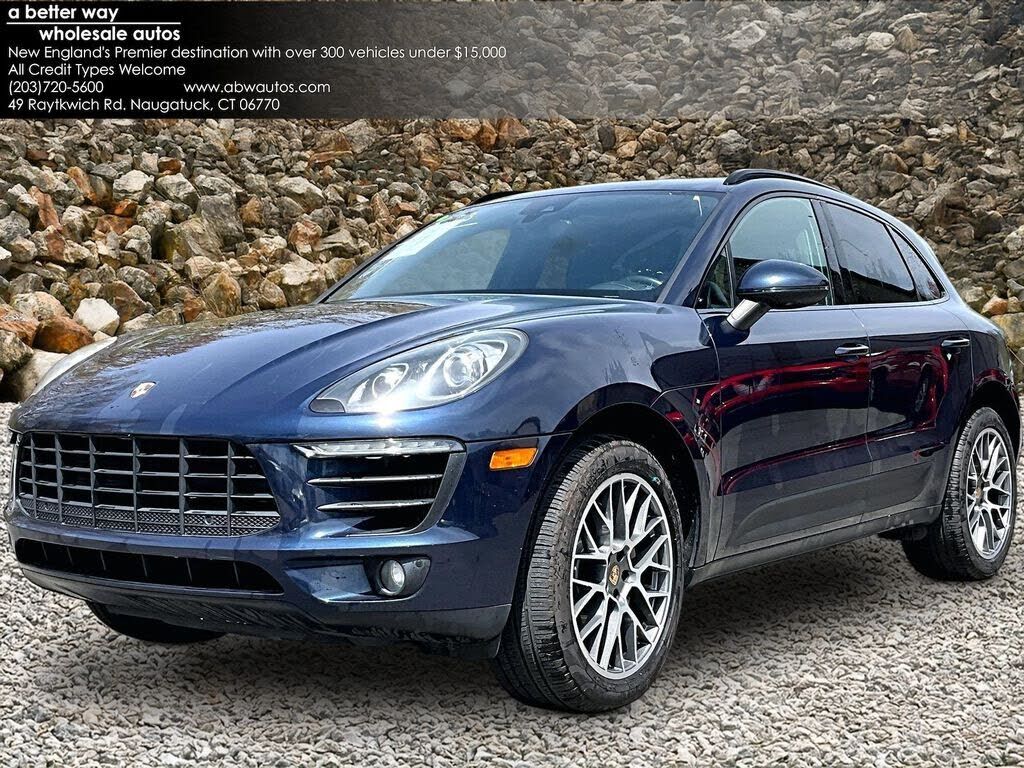 2017 PORSCHE Macan
