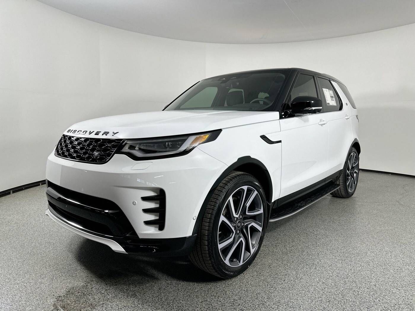 2024 LAND ROVER Discovery