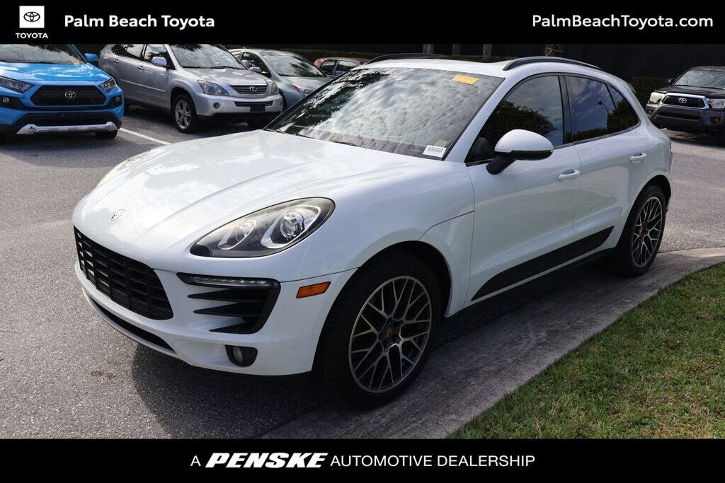 2018 PORSCHE Macan