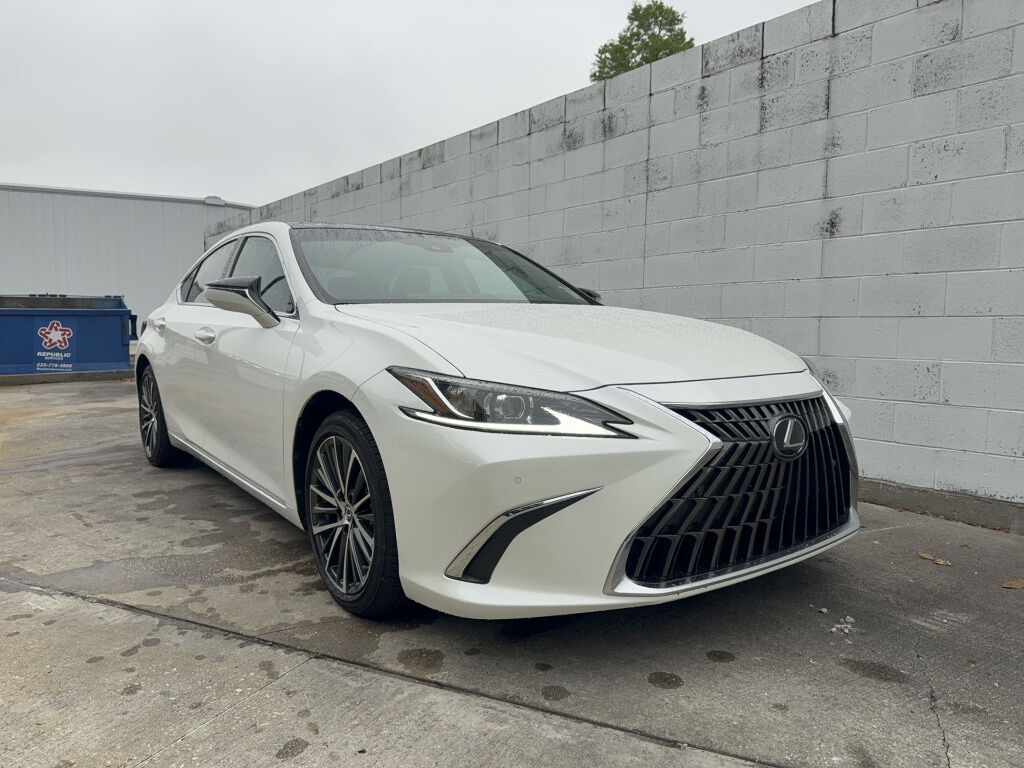2024 LEXUS ES