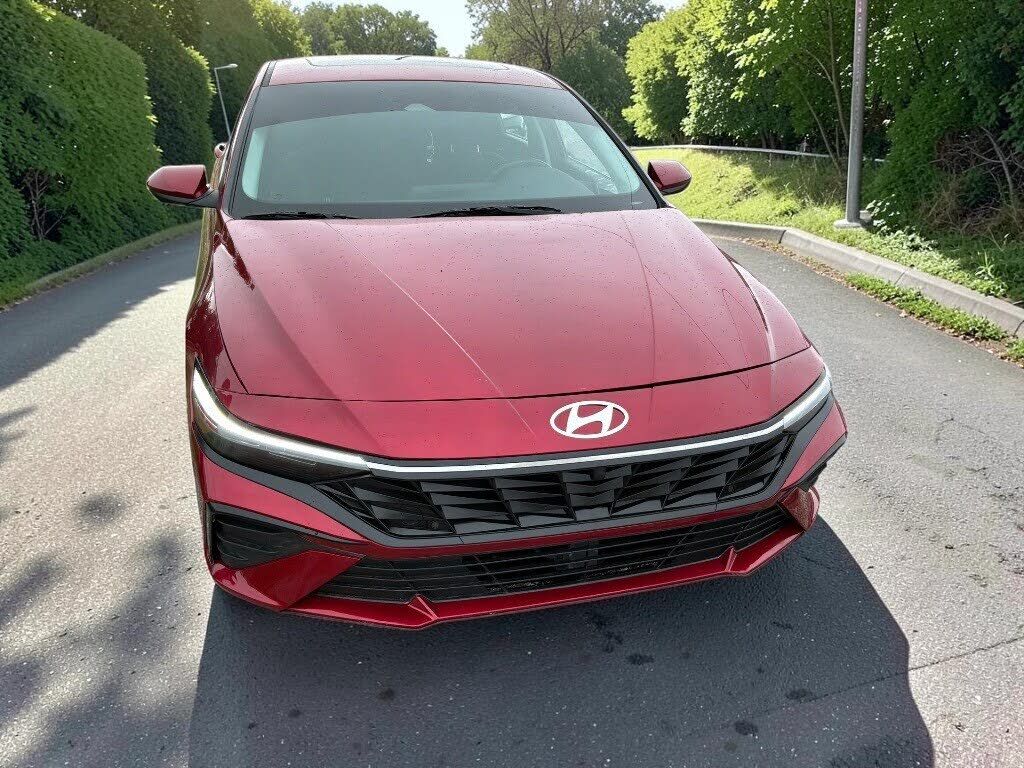 2024 HYUNDAI Elantra