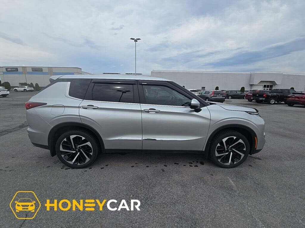 2022 MITSUBISHI Outlander