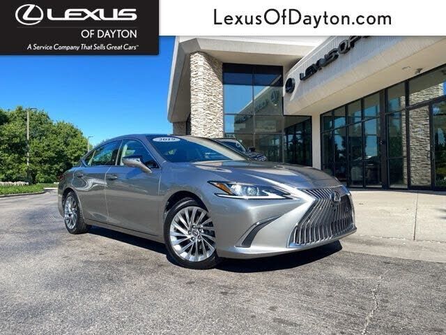 2019 LEXUS ES