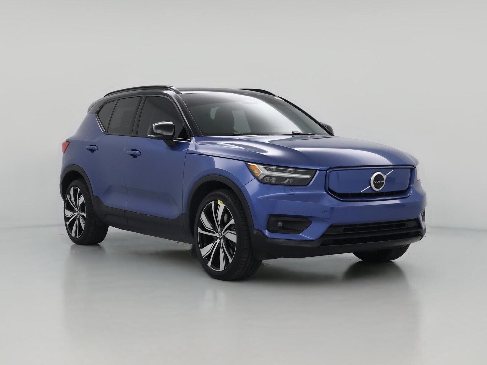 2021 VOLVO XC40
