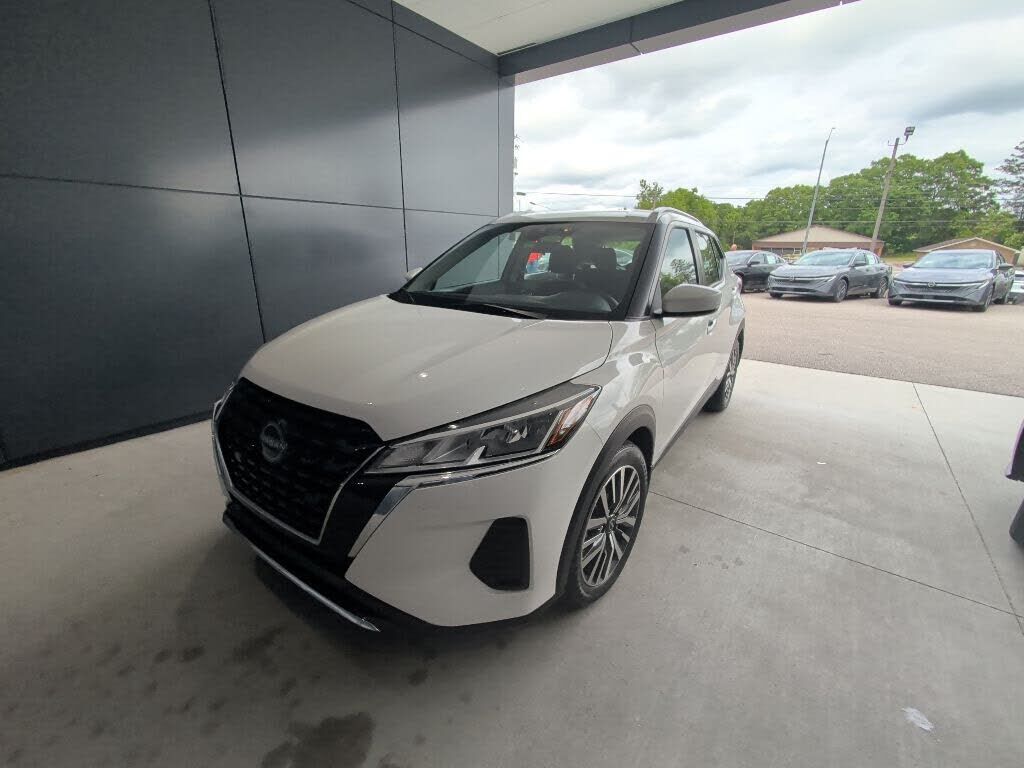 2023 NISSAN Kicks