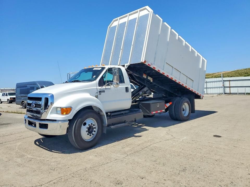2015 FORD F-650