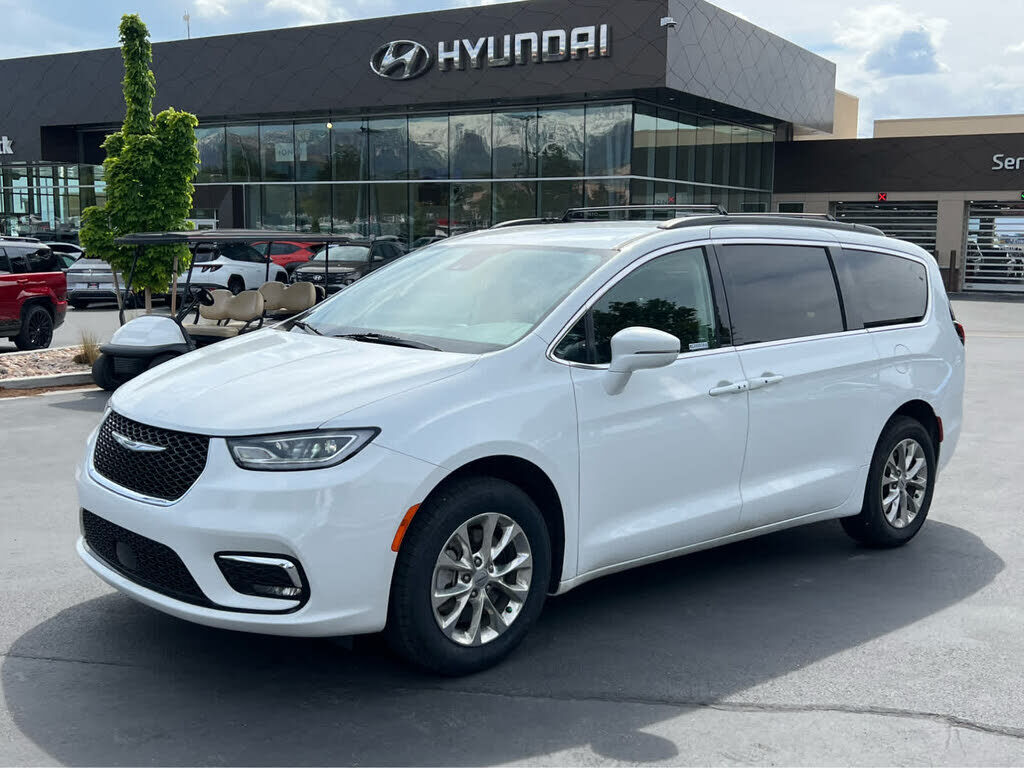 2022 CHRYSLER Pacifica