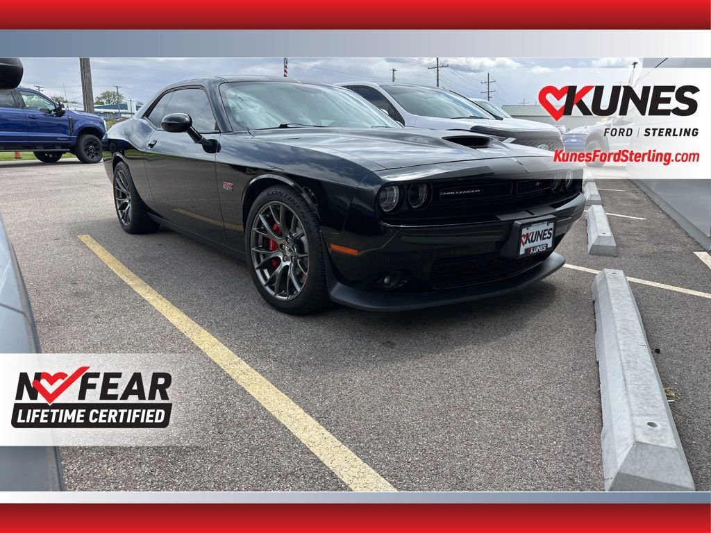 2016 DODGE Challenger