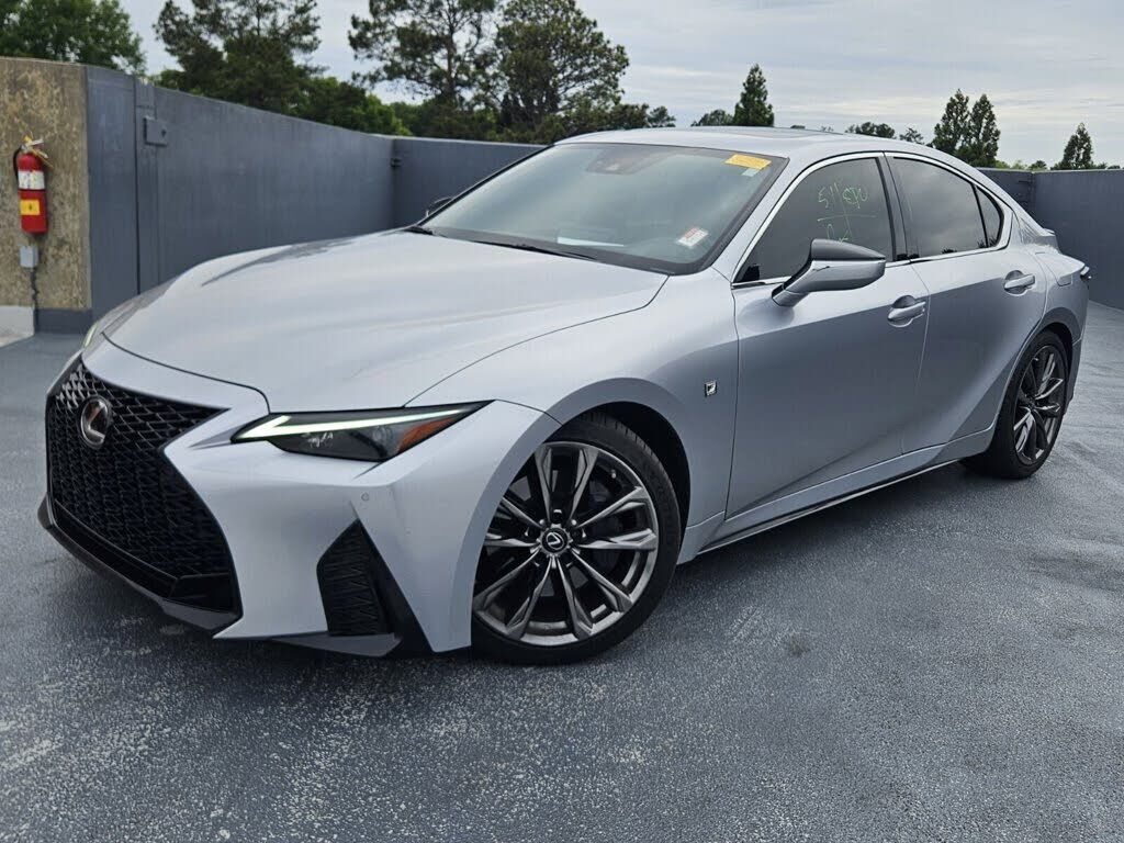 2022 LEXUS IS