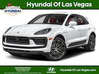 2024 PORSCHE Macan