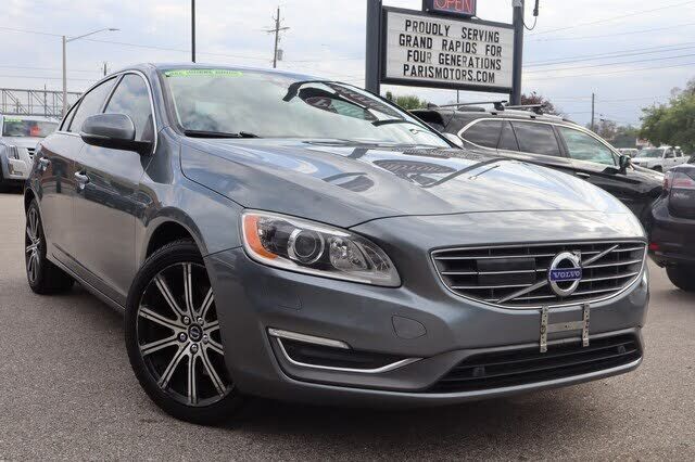 2017 VOLVO S60